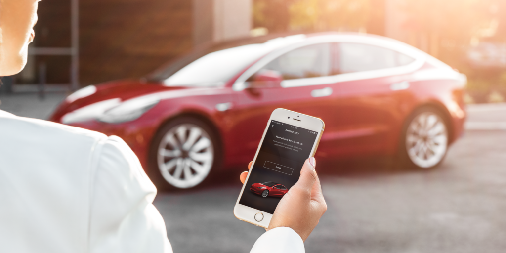 La Tesla Model 3 s'ouvrira avec un smartphone ou une carte !