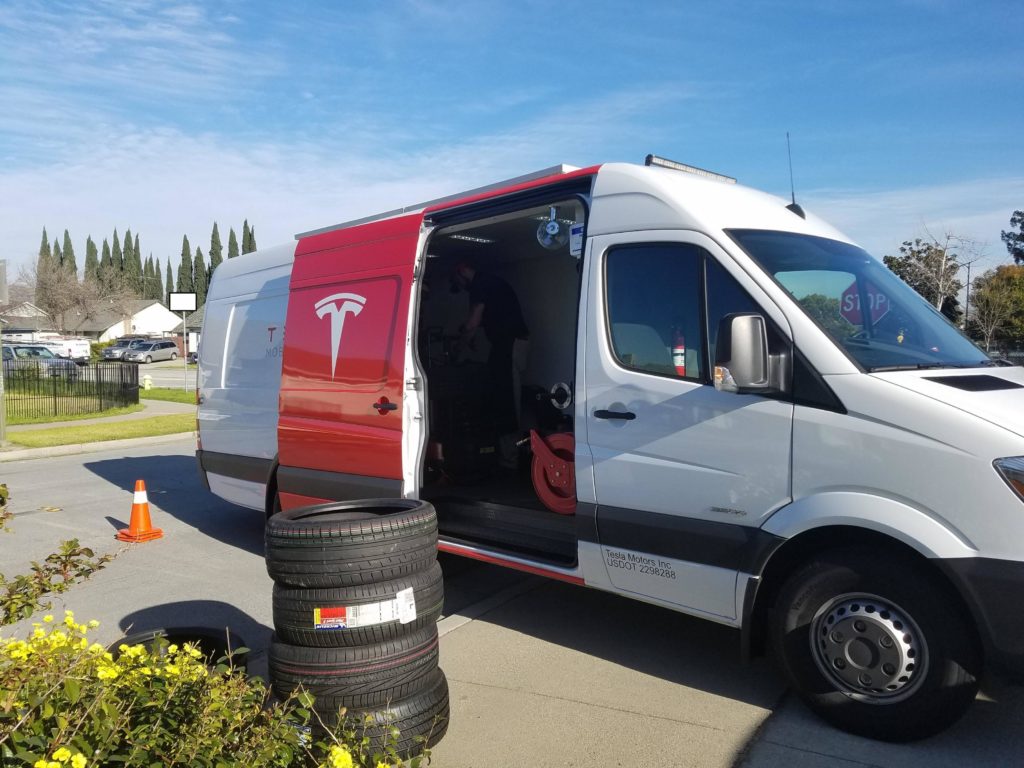 Dès 2018, les camionnettes de réparation Tesla seront électriques