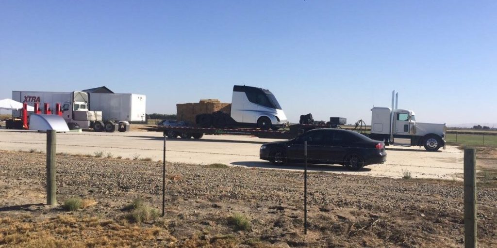 Le Tesla Semi photographié avant d’être dévoilé officiellement