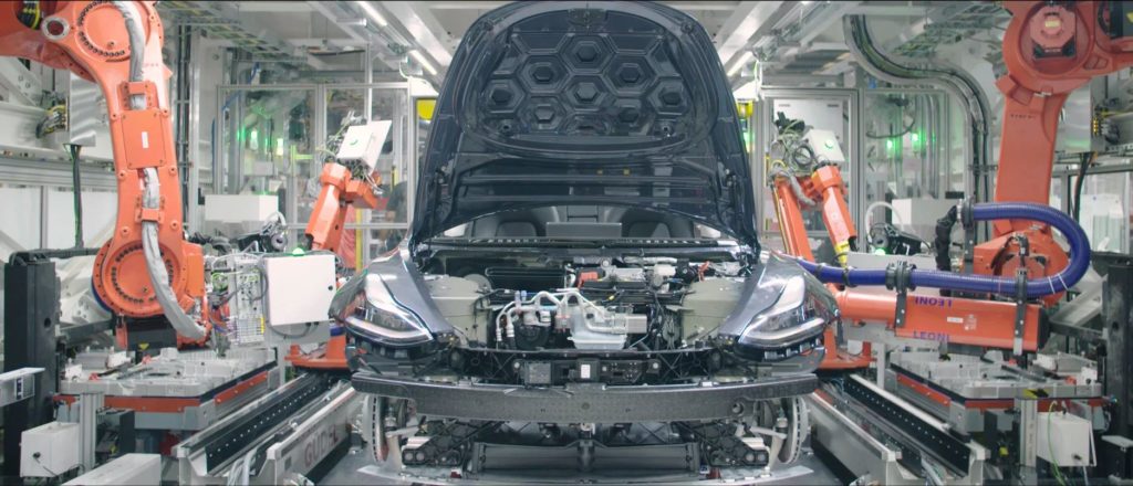 Tesla Model 3 : vidéos de la production automatisée