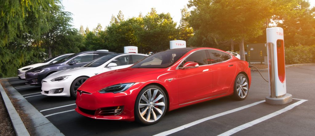 Tesla publie une nouvelle politique d’utilisation de ses superchargeurs